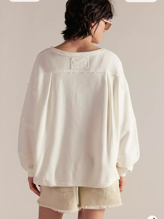 We The Free Tops - We The Free Total Eclipse Tee Size XL Ivory Oversized Pullover